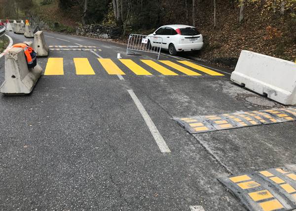 Pas altern a la carretera secundària d'Anyós a l'Aldosa